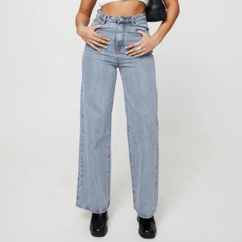 Princess Polly High Rise Straight Leg Stovepipe Jeans Light Wash Women’s Size 6